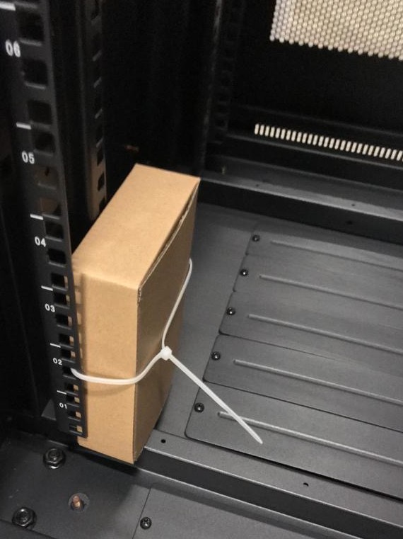Caja de armario para servidor