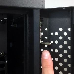 Pasador de bloqueo de la puerta del armario del servidor